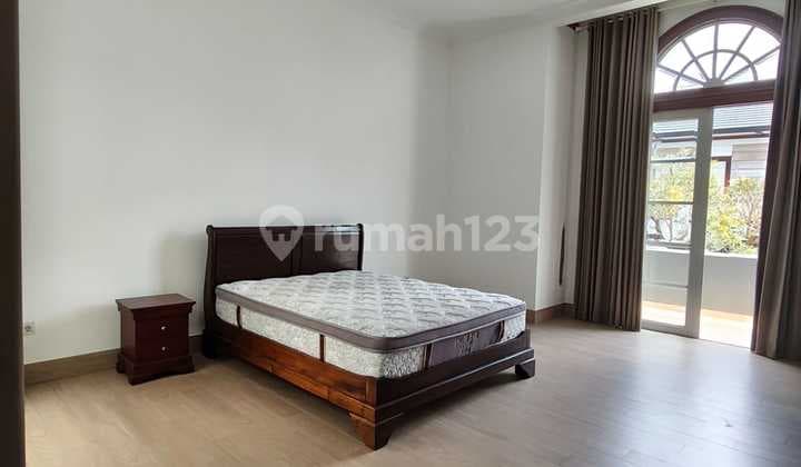 Rumah, 2 Lantai di Bangka, Jakarta Selatan Ada Kolam Renang