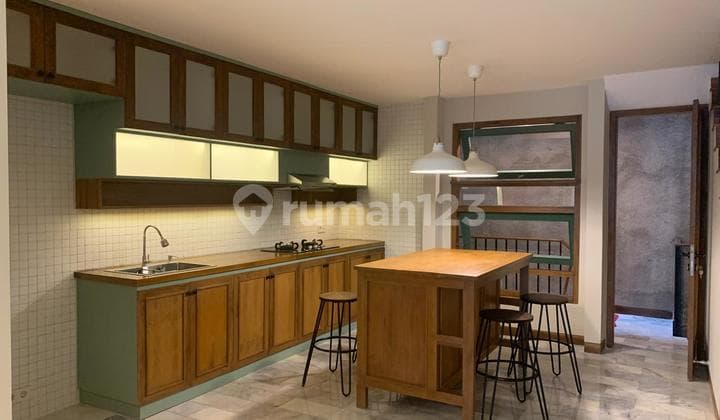 Rumah Bagus Semi Furnished SHM Rawamangun, Jakarta Timur