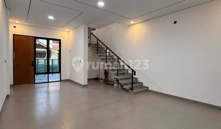 Rumah Baru dalam Komplek Pasar Minggu, Jakarta Selatan