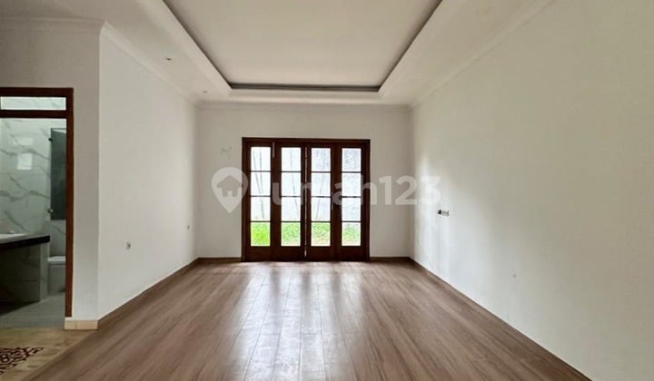 Rumah, 1 Lantai di Kebayoran Baru, Jakarta Selatan Dekat Blok M