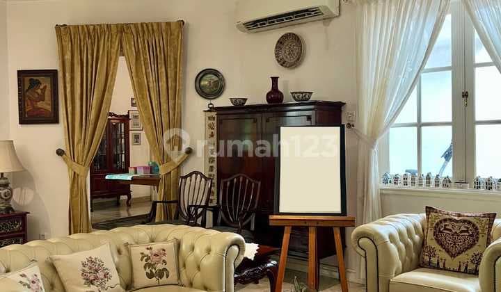 Rumah di Simprug Golf Jakarta Selatan Sertifikat SHM