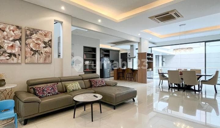 Rumah, 3 Lantai di Mega Kuningan, Jakarta Selatan Baru Renovasi
