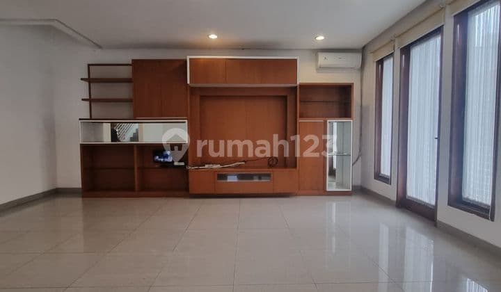 Rumah di Pondok Indah, Jakarta Seatan Dekat Pim