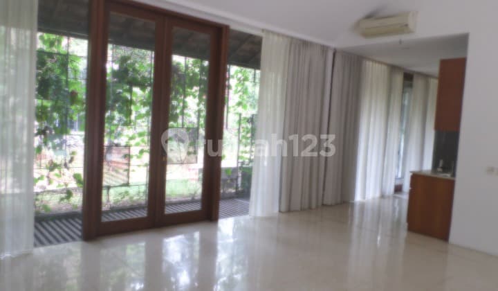 Rumah Dalam Compound 2 Lantai di Pejaten, Jakarta Selatan