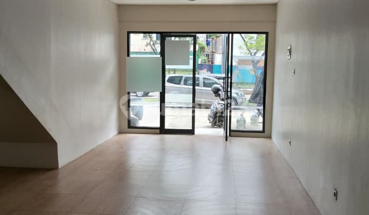 Kesempatan Langka! Sewa Ruko 3 Lantai di Kawasan Bisnis Lippo Cikarang, Lokasi Sangat Strategis!