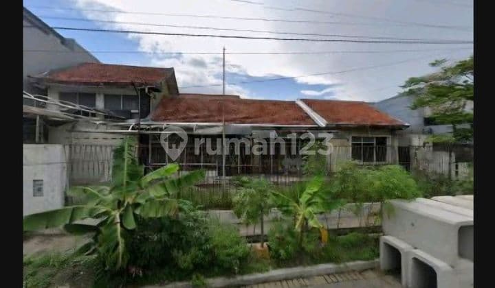 Rumah Hitung Tanah Dekat Pusat Kota Surabaya