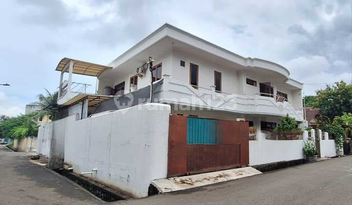 Rumah2 Lantai Lokasi Strategis di Sunter