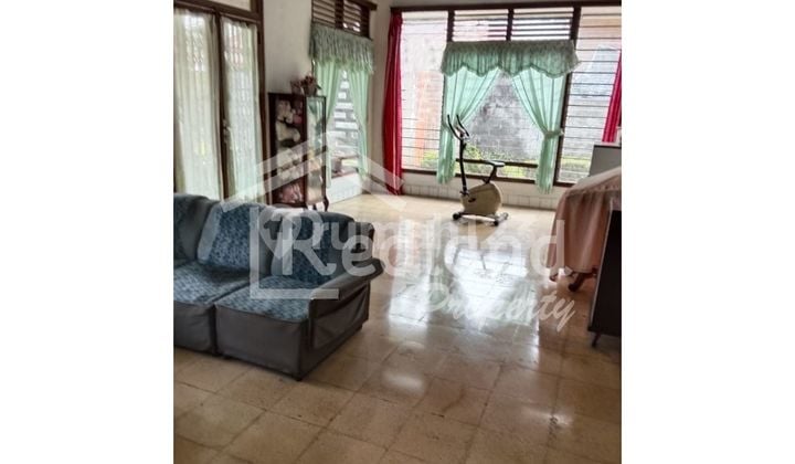 Rumah di Pakadoodan , Bitung Barat Maesa Sulawesi Utara ( De 8036 )