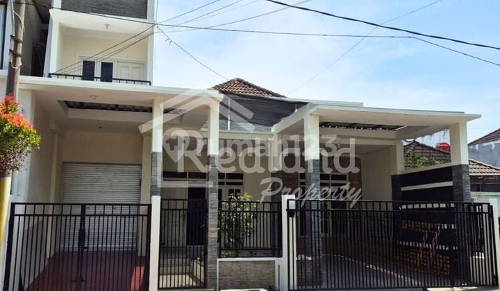 Rumah di Puri Anjasmoro , Semarang ( De 7964 )