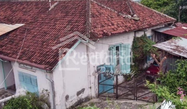 House on Jl Wahidin, Semarang (De 8716)