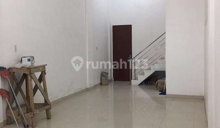 Ruko Jalan Danau Jempang Area Amir Hamzah