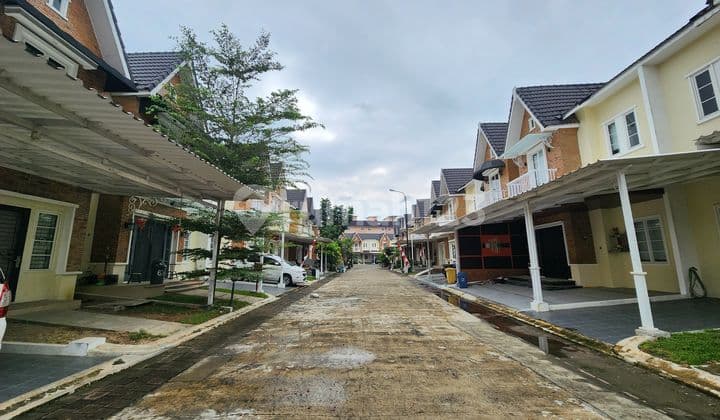 New House in Merci Vollendam Complex, Titi Kuning Area