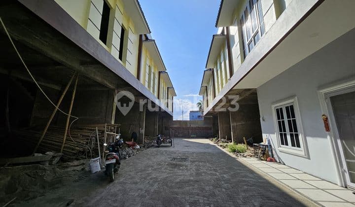 De' Wahidin Villas Complex House, Negara Access Road Area, Aksara.