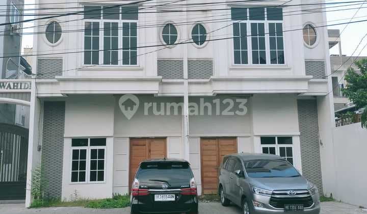 New House in Mutiara Wahidin Complex, Bambu Runcing Street