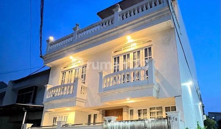Dijual Rumah Mewah 3 Lantai Posisi Hook di Bandengan