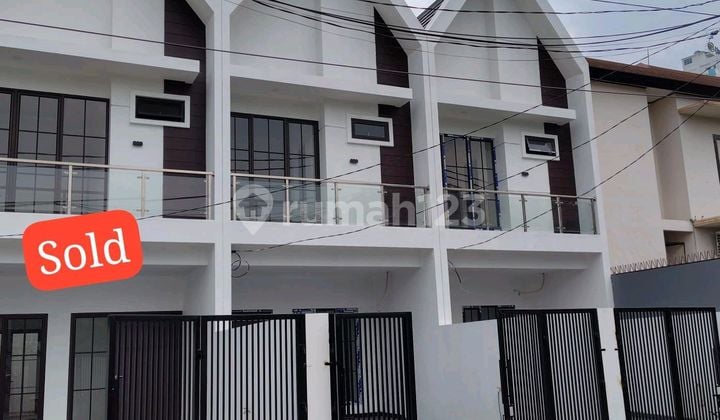 Rumah Brand New Dalam Komplek Akses Dekat Dengan Tol Di Meruya