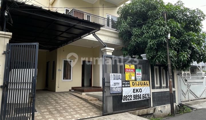 Cheap Semi-Furnished Ready-to-Occupy House for Sale in Tomang