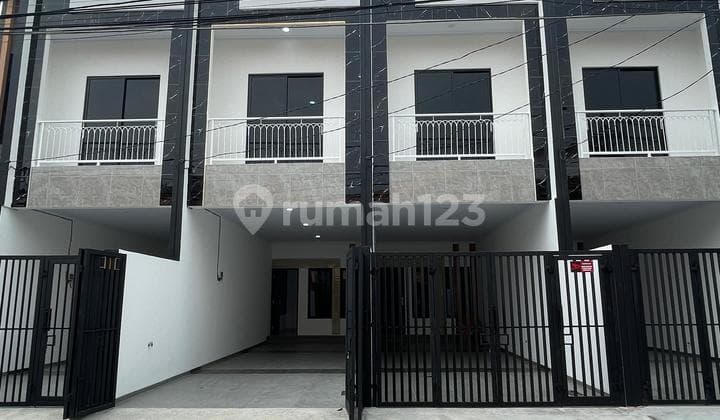 Dijual Rumah Baru Minimalis Modern 3 Lantai Di Tanjung Duren