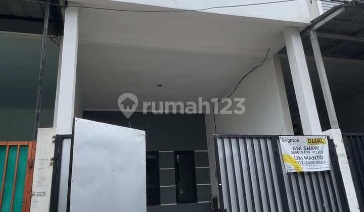 Dijual Rumah Bangunan Baru 3 Lantai Bebas Banjir di Jelambar