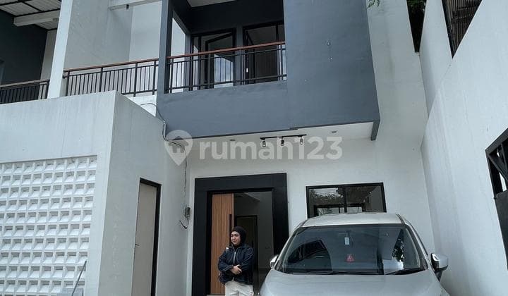 Dijual Rumah Baru Full Furnished Ada Kolam Renang Dan Rooftop Di Palmerah
