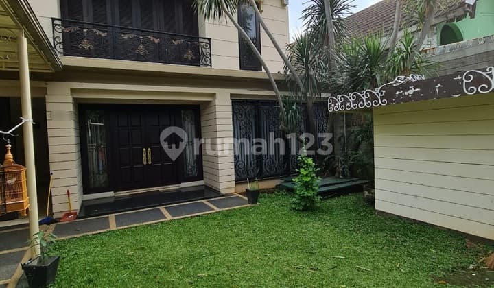 In Kebayoran Baru, House in Barito Area for Sale
