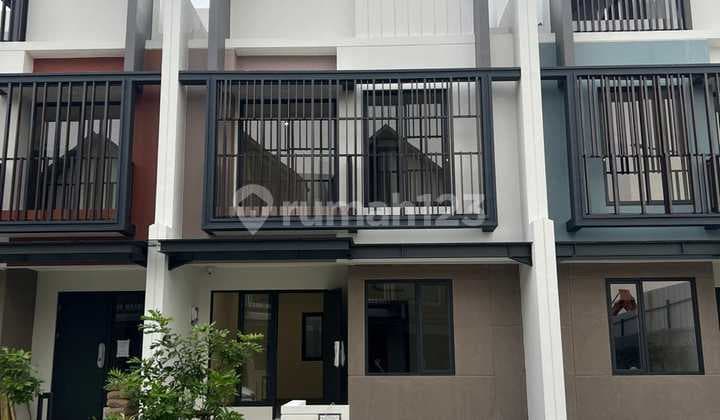 In Gading Serpong For Sale House Cluster Leonora