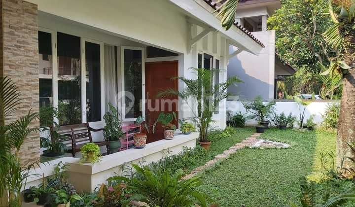 Dijual Rumah 4 Kamar Tidur Pekarangan Luas Bintaro Sektor 9