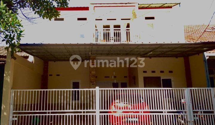 Rumah Area BSD 4 Kamar Tidur Halaman Belakang Luas