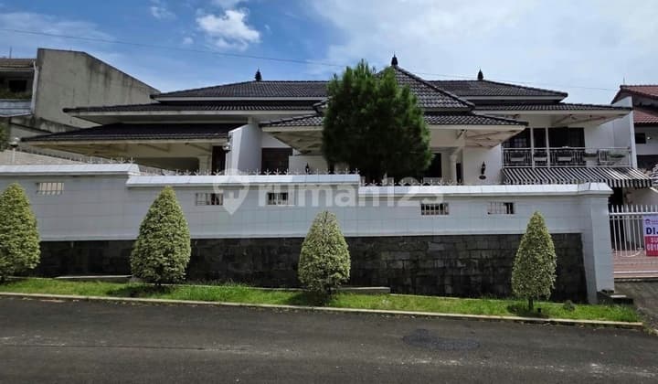 Rumah Dekat MRT Lebak Bulus 4 Kamar Terawat Baik