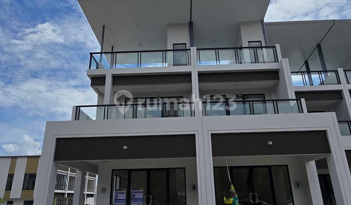Ruko Sorrento Grande East Hoek 3 Lantai di Gading Serpong, Tangerang