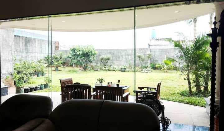 Rumah Mewah 2,5 Lantai Furnished di Kemanggisan, Jakarta Barat