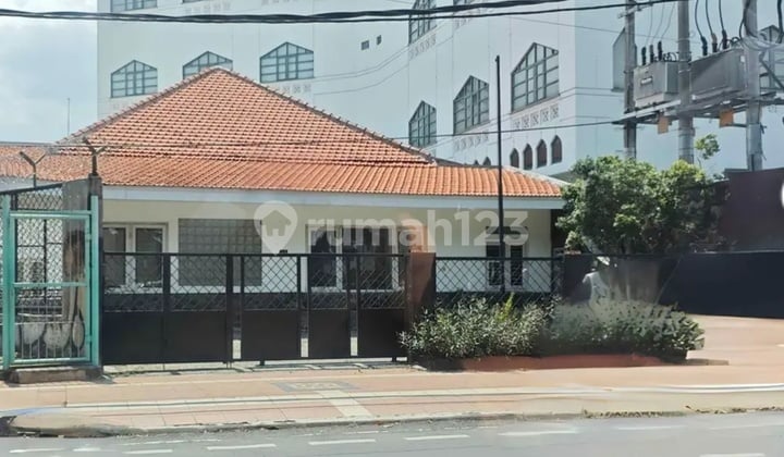 Rumah Besar Komersial Pusat Kota Surabaya