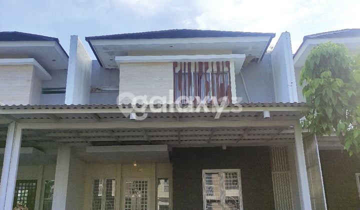 Rumah Royal Residence Wiyung Surabaya Siap Huni Whitley