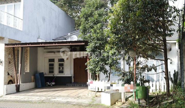 Dijual Rumah Siap Huni Hook Luas di Cibubur Country