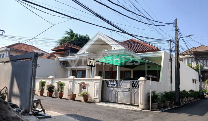 Dijual Rumah Hook Siap Huni Lokasi Strategis di Kalibata Jakarta Selatan