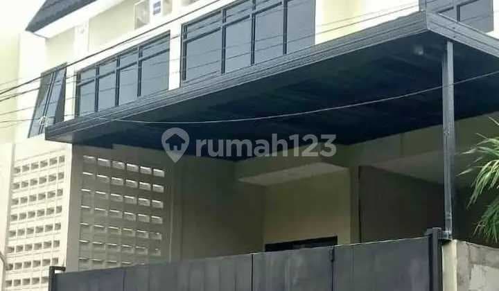 Jual Rumah 2 Lantai Siap Huni Semi Furnished