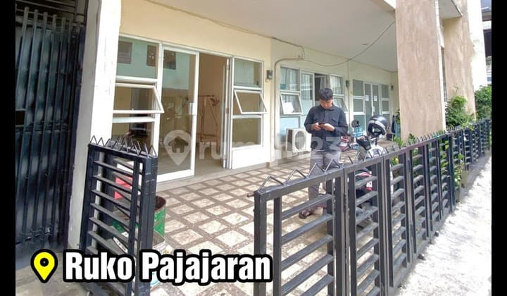 One-story Shophouse in the Pajajaran Area, Bandung City