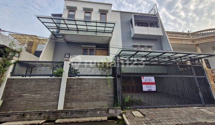 Ready-to-Occupy House in Taman S Parman, West Jakarta