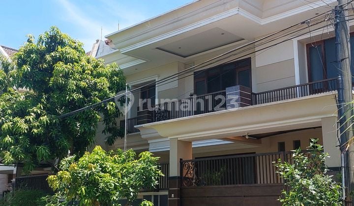 Rumah Mewah Araya 1 di Perumahan Galaxi Bumi Permai, Jl. Arya Galaxy Bumi Permai A2, Keputih, Sukolilo, Kota Surabaya, Jawa Timur, Indonesia, 60111, Galaxy