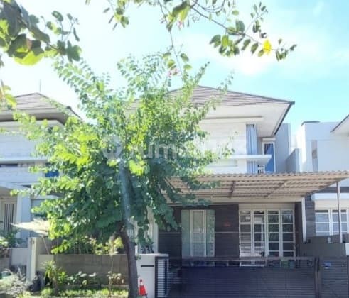 Rumah Mewah Graha Family di Blok W No.52 Perumahan Graha Famili, Jl. Boulevard Famili Utara, Pradahkali Kendal, Dukuh Pakis, Kota Surabaya, Jawa Timur, Indonesia, 60226, Dukuh Pakis