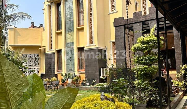 Di Jual Murah Banget Rumah Mewah Lengkap dengan Sarana Lapangan Olah Raga Lokasi Pondok Kelapa