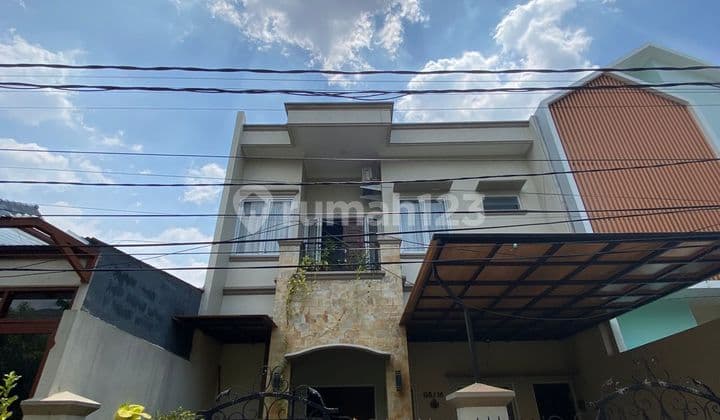 Di Jual Rumah Secondary Full Furnished Strategis Siap Huni 3 Lantai Harga Terbaik Dalam Komplek Duren Sawit Jakarta Timur