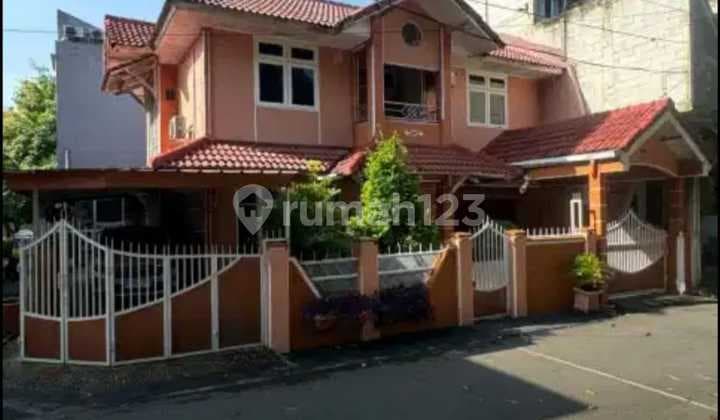 Dijual Rumah Siap Huni Bagus Mewah Strategis Murah 2 Lantai Nyaman Bebas Banjir di Pondok Kelapa Jakarta