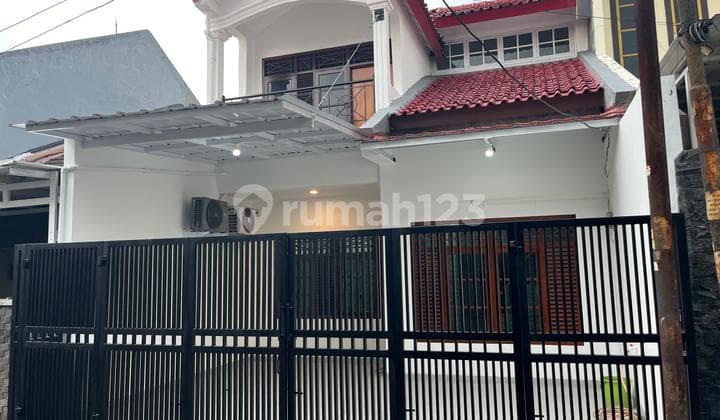 Di Jual Rumah 2 Lt Pondok Bambu Jakarta Timur