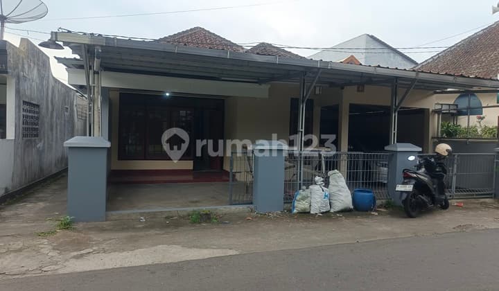 Disewakan Rumah Siap Huni Cocok untuk Kantor/Usaha