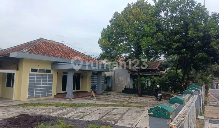 Disewakan Rumah Luas Dekat Mountview Christian School