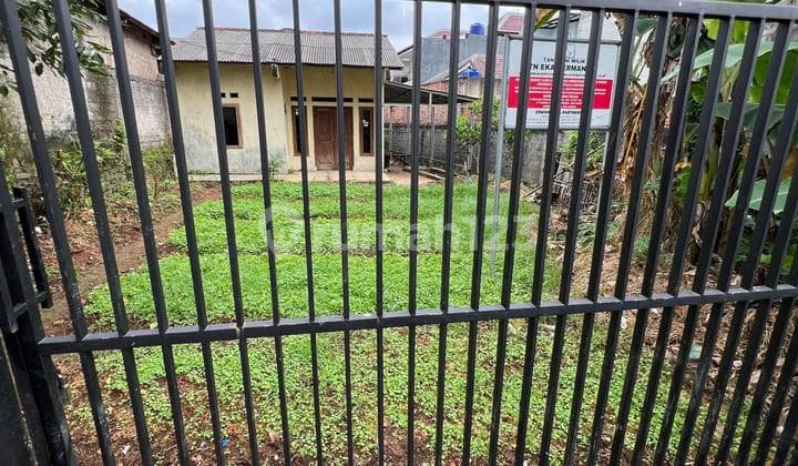 Di jual sebidang tanah beserta bagunan kecil di dalamnya di Limo, Depok, Jawa Barat