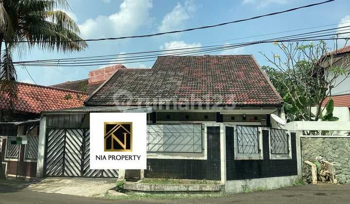 Dijual Rumah Asri 2 Lantai Lingkungan Asri Berhalaman Luas Dekat LRT Harjamukti Cibubur