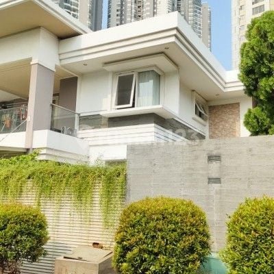Beautiful 2-Story Ready-to-Occupy House in Pondok Anggrek Housing