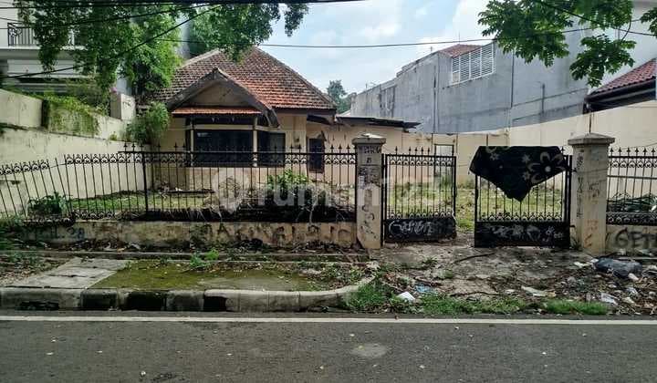 Menteng - Rumah Tua 1 Lantai 551 M²